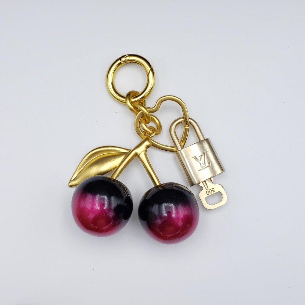 LV Gold Padlock 🔑 Authentic Louis Vuitton Charm + Unbranded Apple Keychain